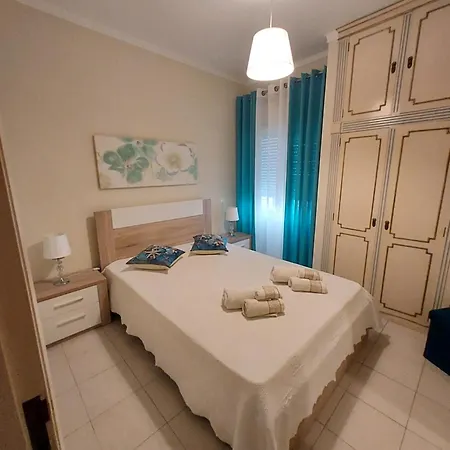 Rainha Santa Армасан-де-Пера