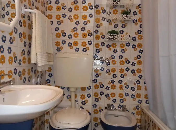 Rainha Santa アルマカオ・デ・ペラ