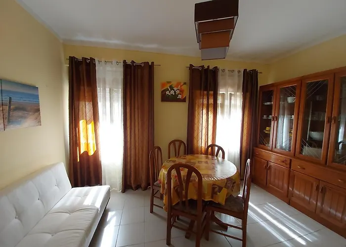 Rainha Santa * アルマカオ・デ・ペラ